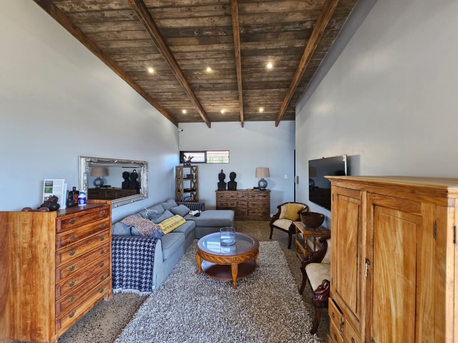 5 Bedroom Property for Sale in Salt Rock KwaZulu-Natal