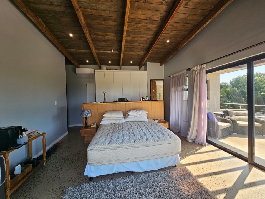 5 Bedroom Property for Sale in Salt Rock KwaZulu-Natal