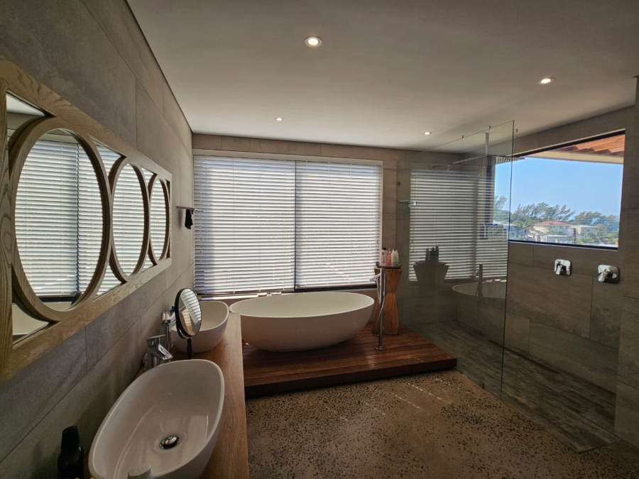 5 Bedroom Property for Sale in Salt Rock KwaZulu-Natal