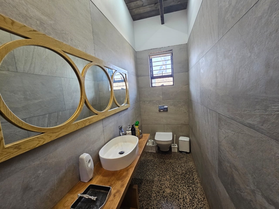 5 Bedroom Property for Sale in Salt Rock KwaZulu-Natal