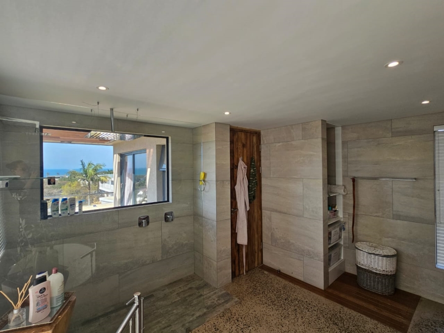 5 Bedroom Property for Sale in Salt Rock KwaZulu-Natal