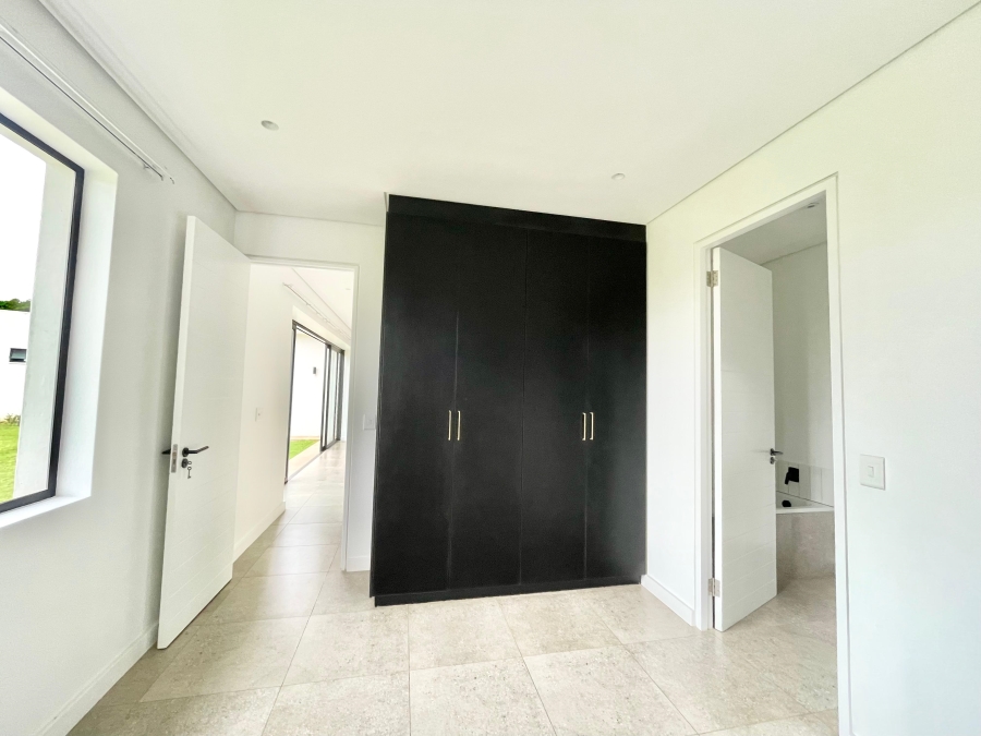 To Let 3 Bedroom Property for Rent in Sheffield Beach KwaZulu-Natal