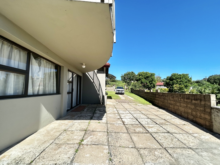 4 Bedroom Property for Sale in Tinley Manor KwaZulu-Natal