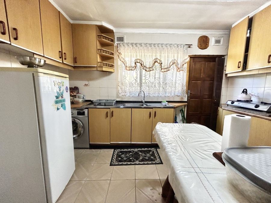 4 Bedroom Property for Sale in Tinley Manor KwaZulu-Natal