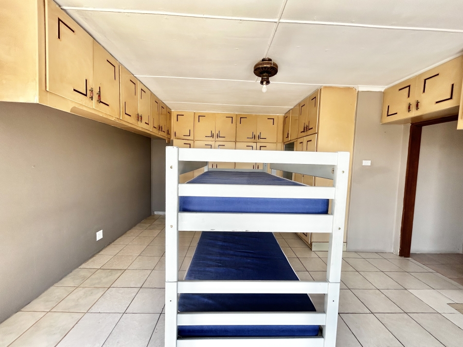 4 Bedroom Property for Sale in Tinley Manor KwaZulu-Natal