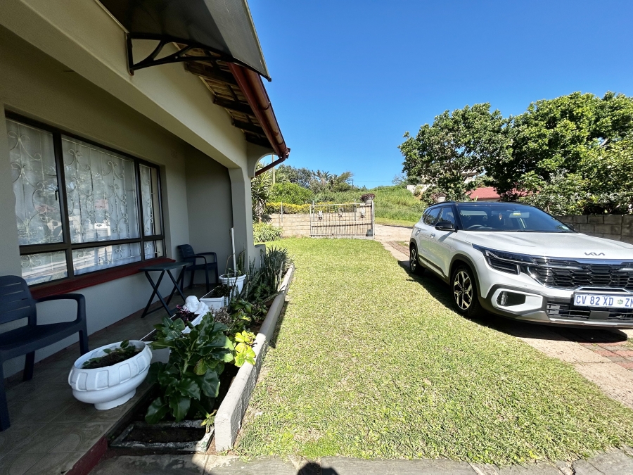 4 Bedroom Property for Sale in Tinley Manor KwaZulu-Natal