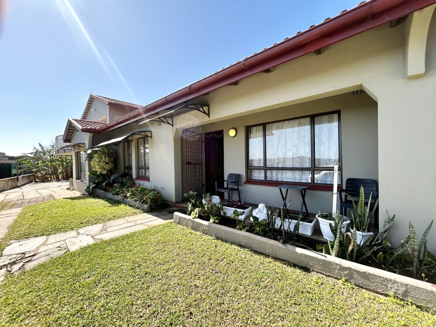 4 Bedroom Property for Sale in Tinley Manor KwaZulu-Natal