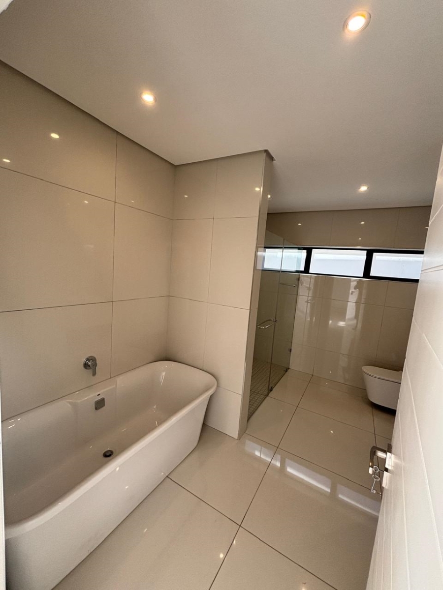 5 Bedroom Property for Sale in Izinga KwaZulu-Natal