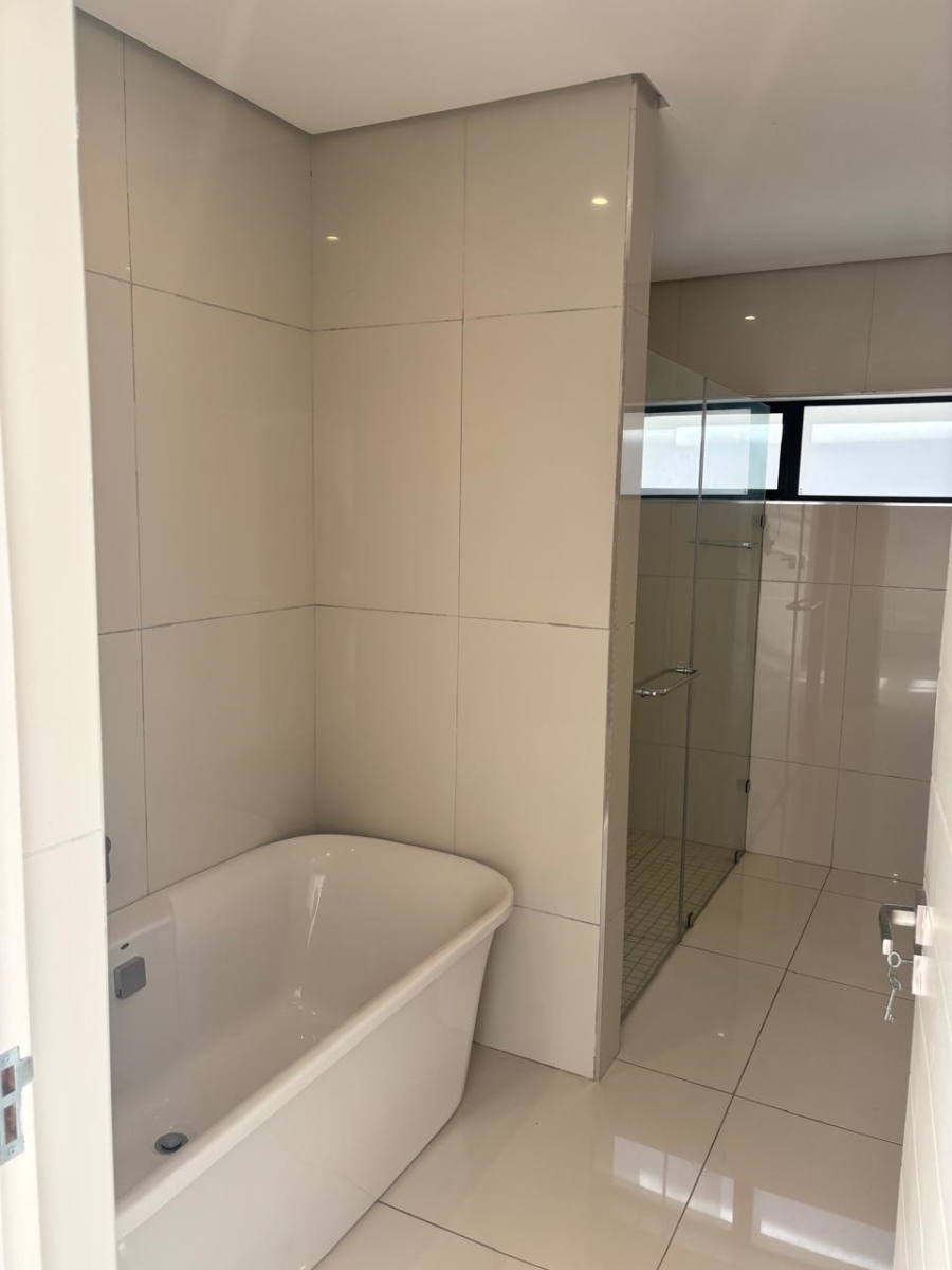 5 Bedroom Property for Sale in Izinga KwaZulu-Natal