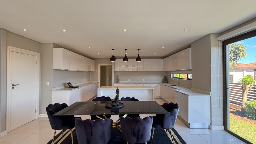 5 Bedroom Property for Sale in Izinga KwaZulu-Natal