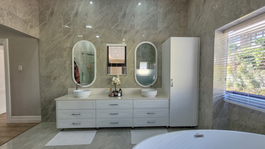 4 Bedroom Property for Sale in Izinga KwaZulu-Natal