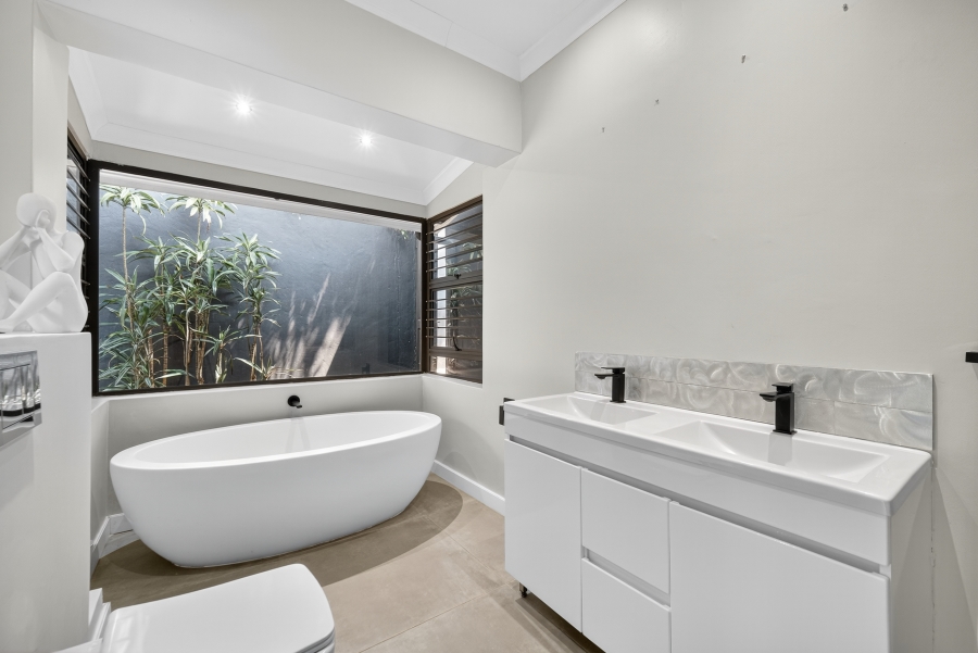 4 Bedroom Property for Sale in Ballito Central KwaZulu-Natal