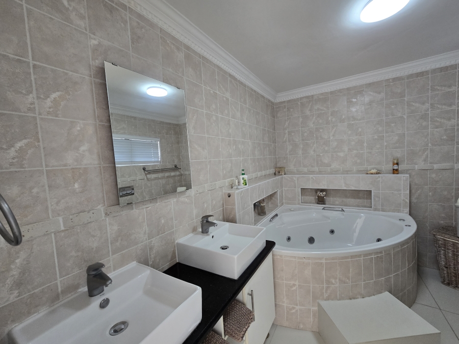 10 Bedroom Property for Sale in Ballito Central KwaZulu-Natal