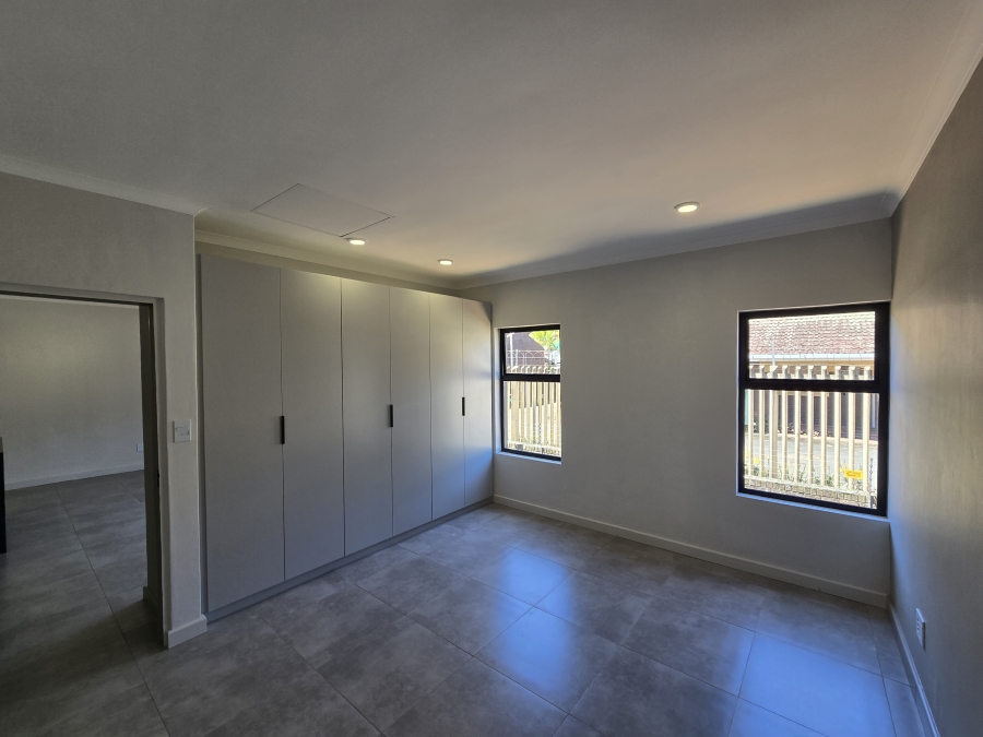 1 Bedroom Property for Sale in Westbrook KwaZulu-Natal