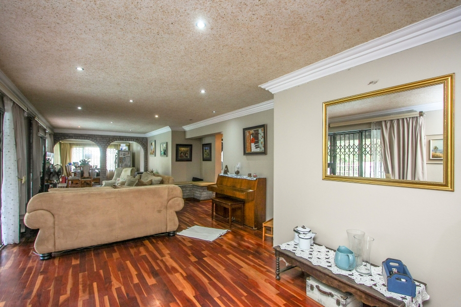 7 Bedroom Property for Sale in Amanzimtoti KwaZulu-Natal