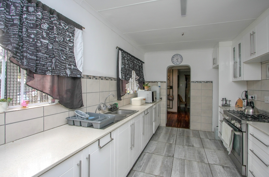 7 Bedroom Property for Sale in Amanzimtoti KwaZulu-Natal