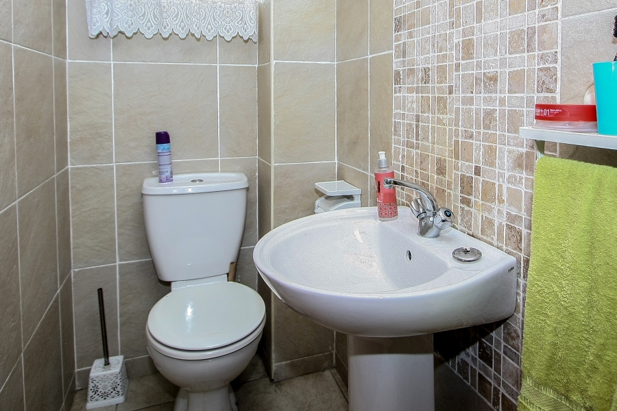 7 Bedroom Property for Sale in Amanzimtoti KwaZulu-Natal