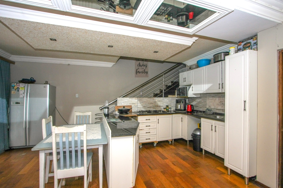 7 Bedroom Property for Sale in Amanzimtoti KwaZulu-Natal