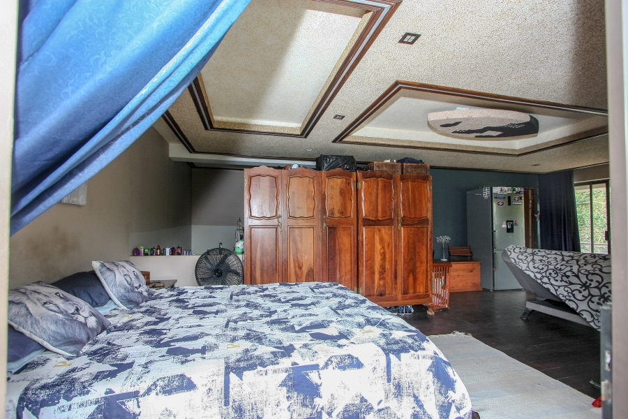 7 Bedroom Property for Sale in Amanzimtoti KwaZulu-Natal