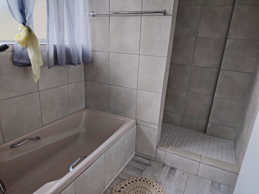 7 Bedroom Property for Sale in Amanzimtoti KwaZulu-Natal