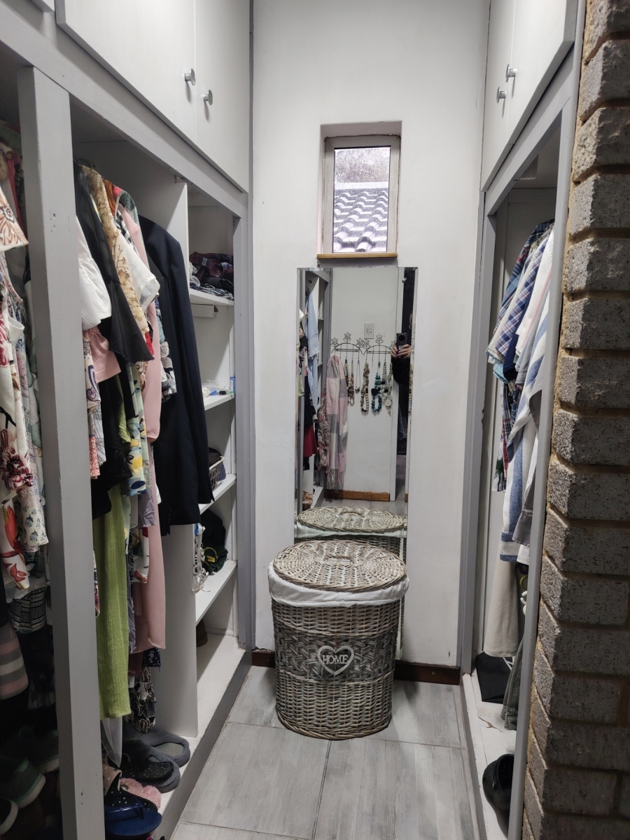 7 Bedroom Property for Sale in Amanzimtoti KwaZulu-Natal