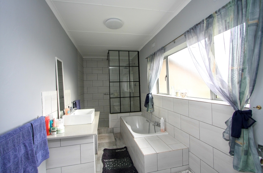 7 Bedroom Property for Sale in Amanzimtoti KwaZulu-Natal