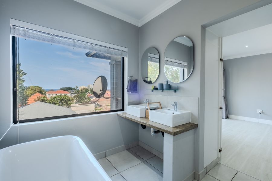 10 Bedroom Property for Sale in Athlone KwaZulu-Natal