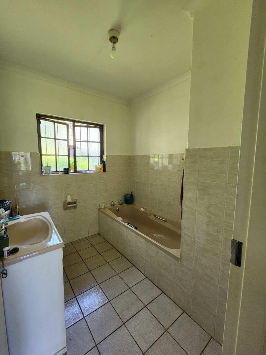 To Let 3 Bedroom Property for Rent in Waterfall KwaZulu-Natal