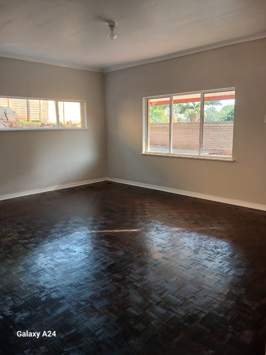 6 Bedroom Property for Sale in Yellowwood Park KwaZulu-Natal