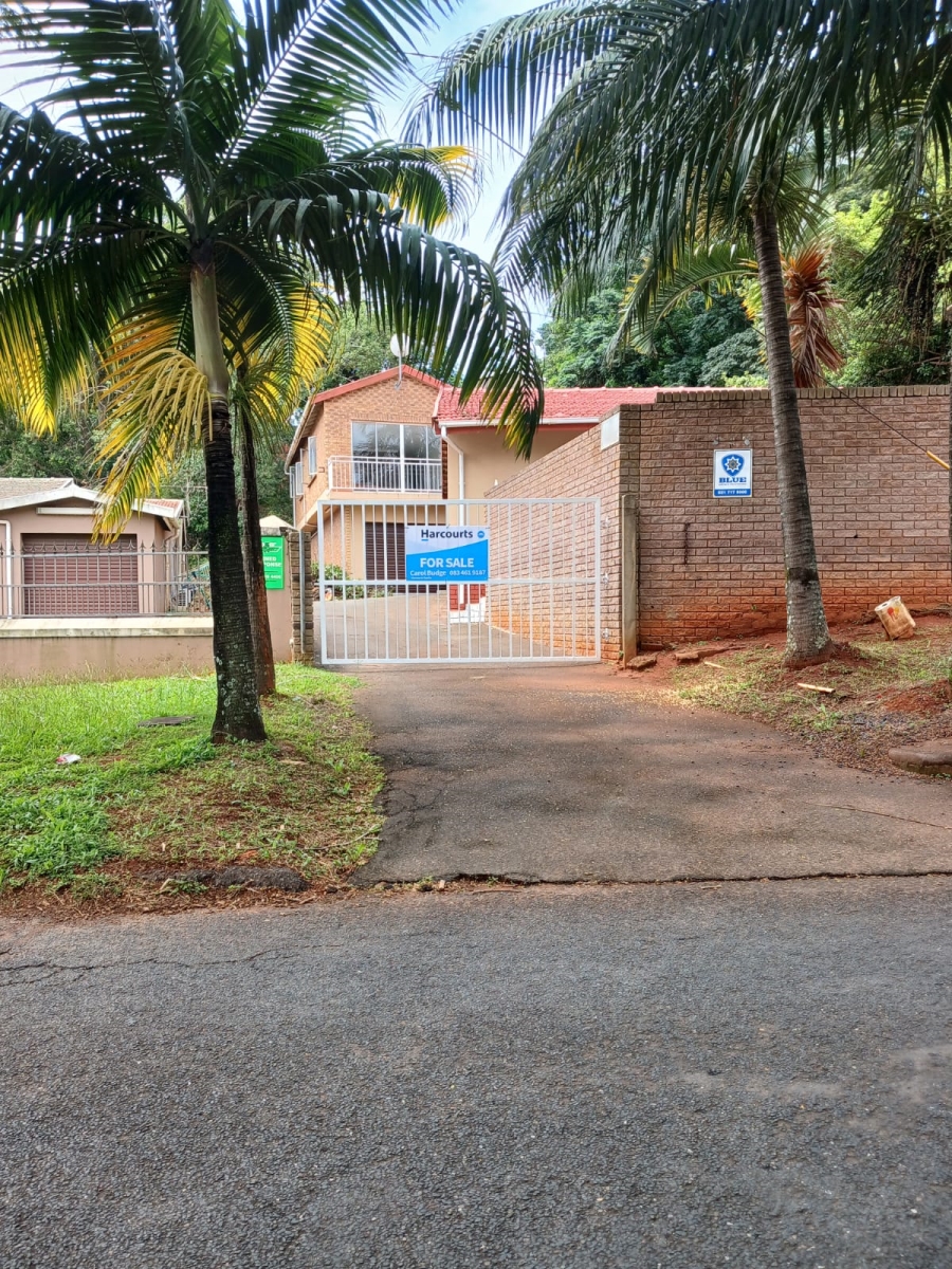 6 Bedroom Property for Sale in Yellowwood Park KwaZulu-Natal