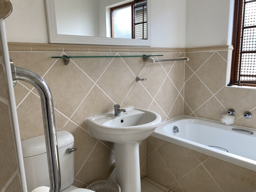 3 Bedroom Property for Sale in Wakenshaw Estate KwaZulu-Natal