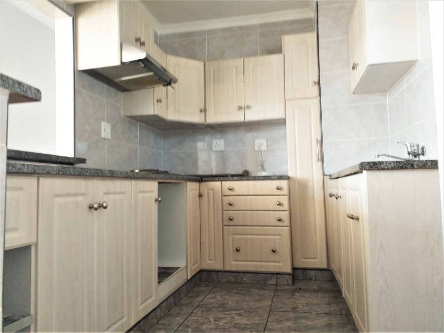 To Let 2 Bedroom Property for Rent in Amanzimtoti KwaZulu-Natal