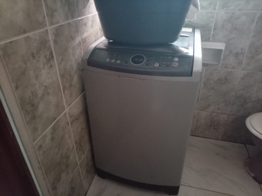 1 Bedroom Property for Sale in Esplanade KwaZulu-Natal