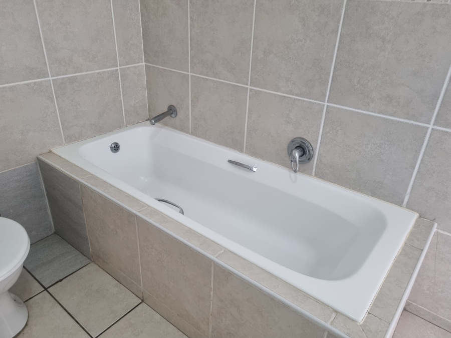 To Let 2 Bedroom Property for Rent in La Mercy KwaZulu-Natal