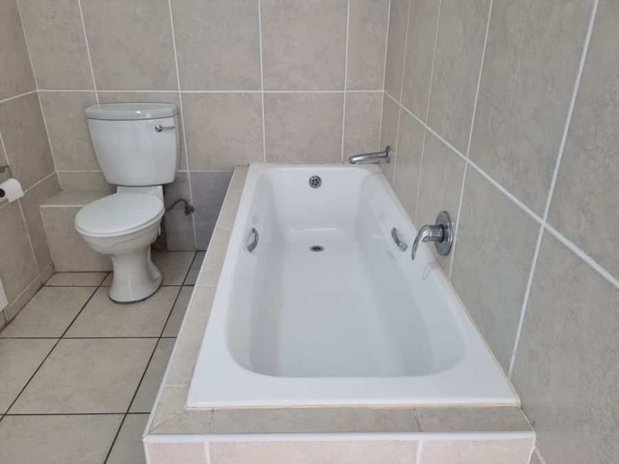 To Let 2 Bedroom Property for Rent in La Mercy KwaZulu-Natal