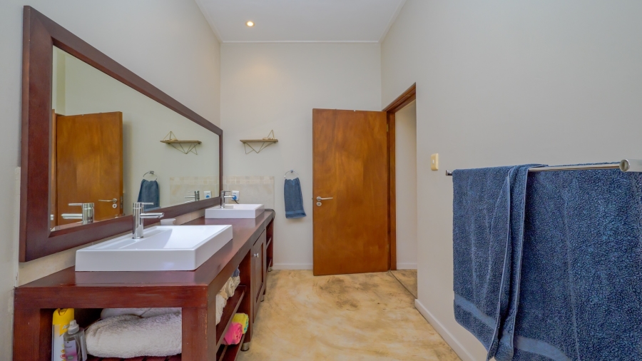 5 Bedroom Property for Sale in Zinkwazi Beach KwaZulu-Natal