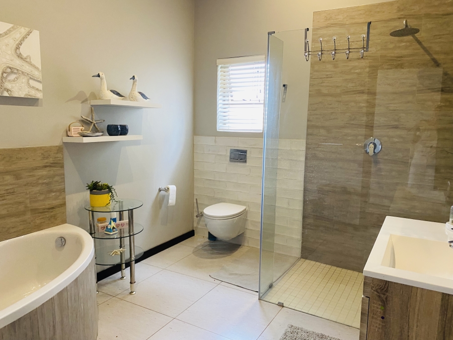 3 Bedroom Property for Sale in Westbrook KwaZulu-Natal