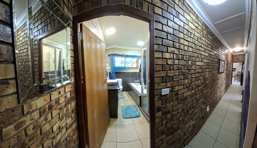 4 Bedroom Property for Sale in Meer En See KwaZulu-Natal