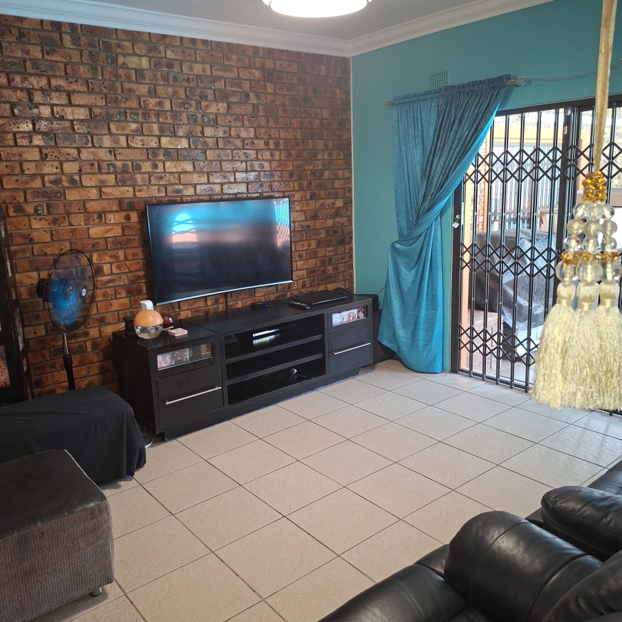 4 Bedroom Property for Sale in Meer En See KwaZulu-Natal
