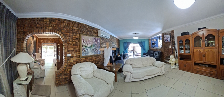 4 Bedroom Property for Sale in Meer En See KwaZulu-Natal