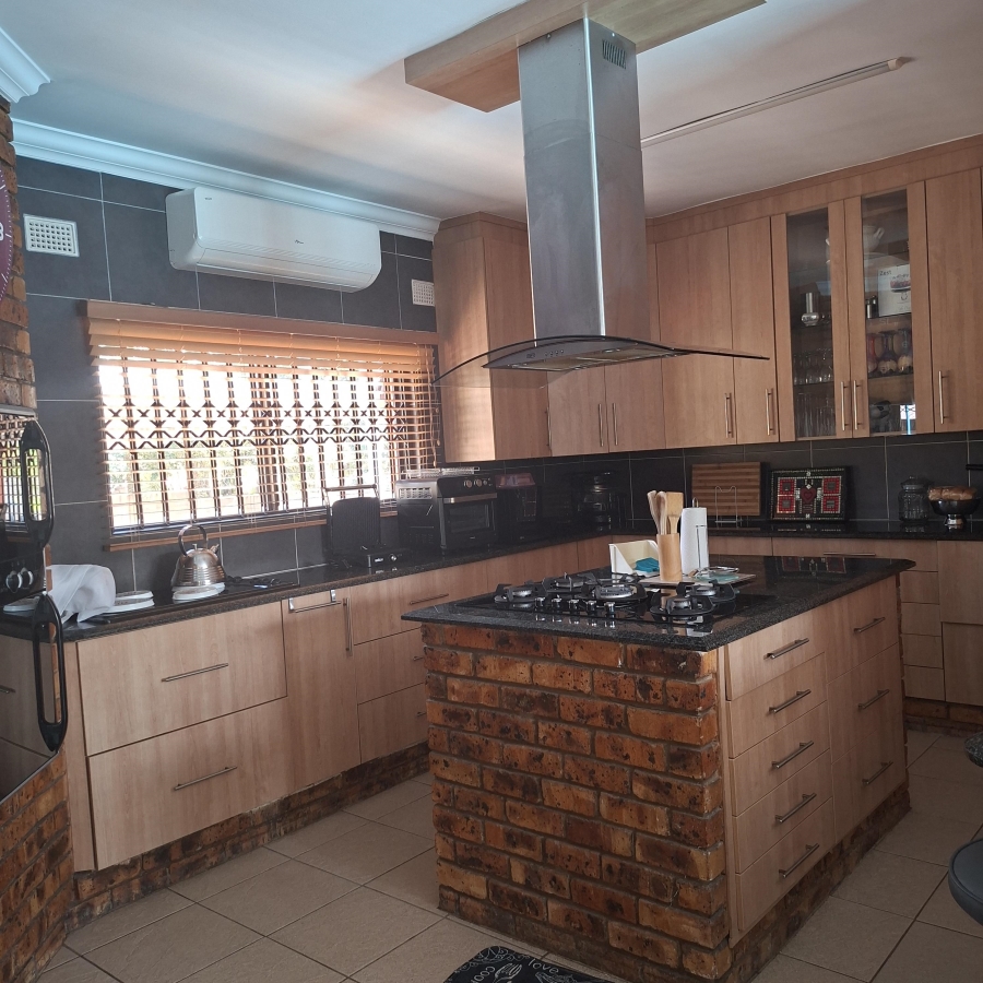 4 Bedroom Property for Sale in Meer En See KwaZulu-Natal