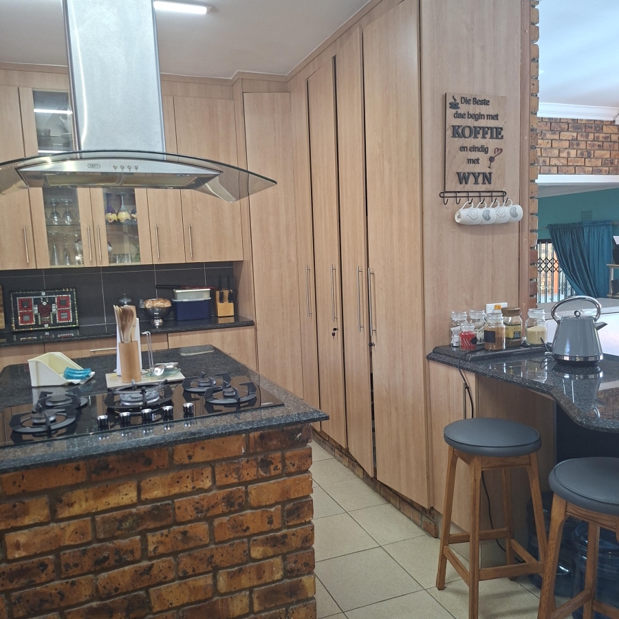 4 Bedroom Property for Sale in Meer En See KwaZulu-Natal