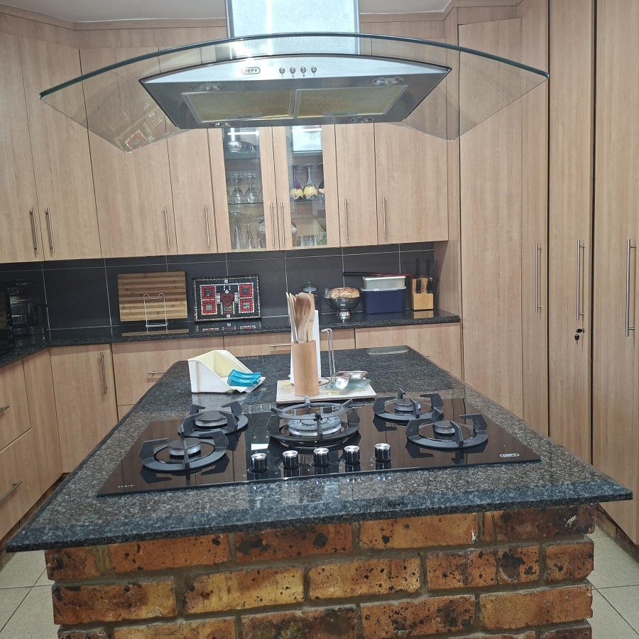 4 Bedroom Property for Sale in Meer En See KwaZulu-Natal