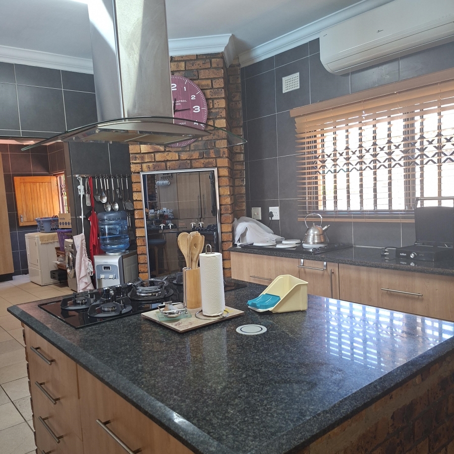 4 Bedroom Property for Sale in Meer En See KwaZulu-Natal