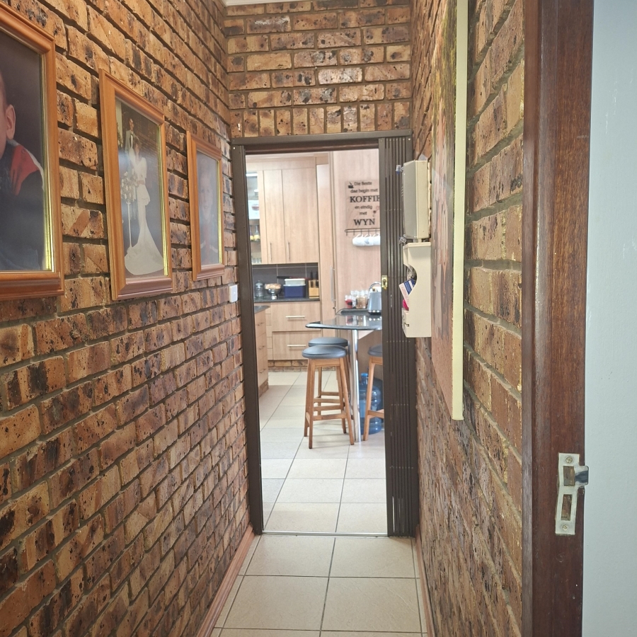 4 Bedroom Property for Sale in Meer En See KwaZulu-Natal