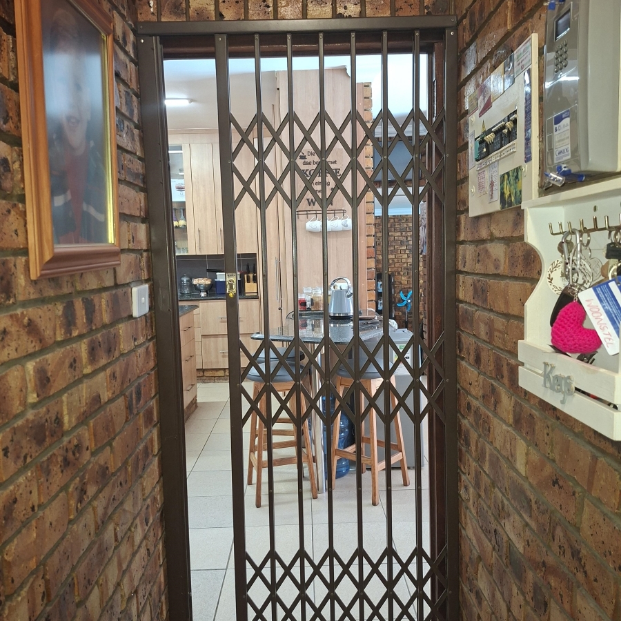 4 Bedroom Property for Sale in Meer En See KwaZulu-Natal