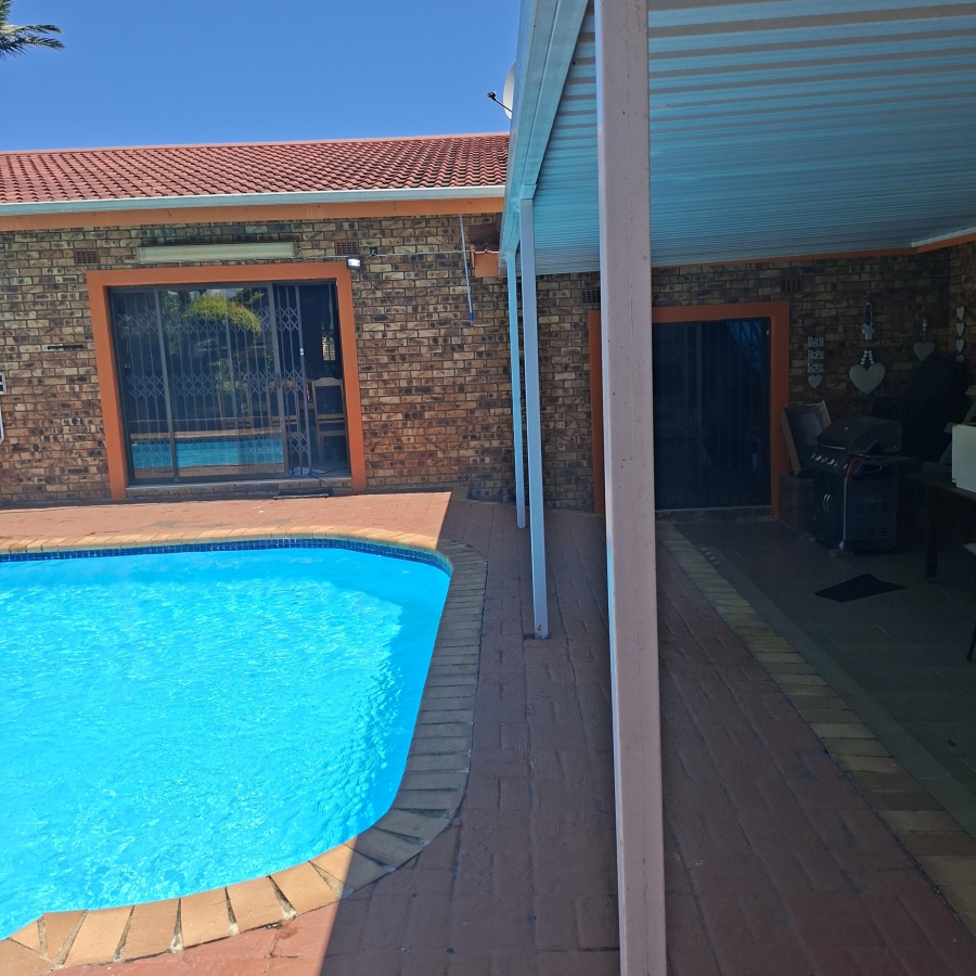 4 Bedroom Property for Sale in Meer En See KwaZulu-Natal