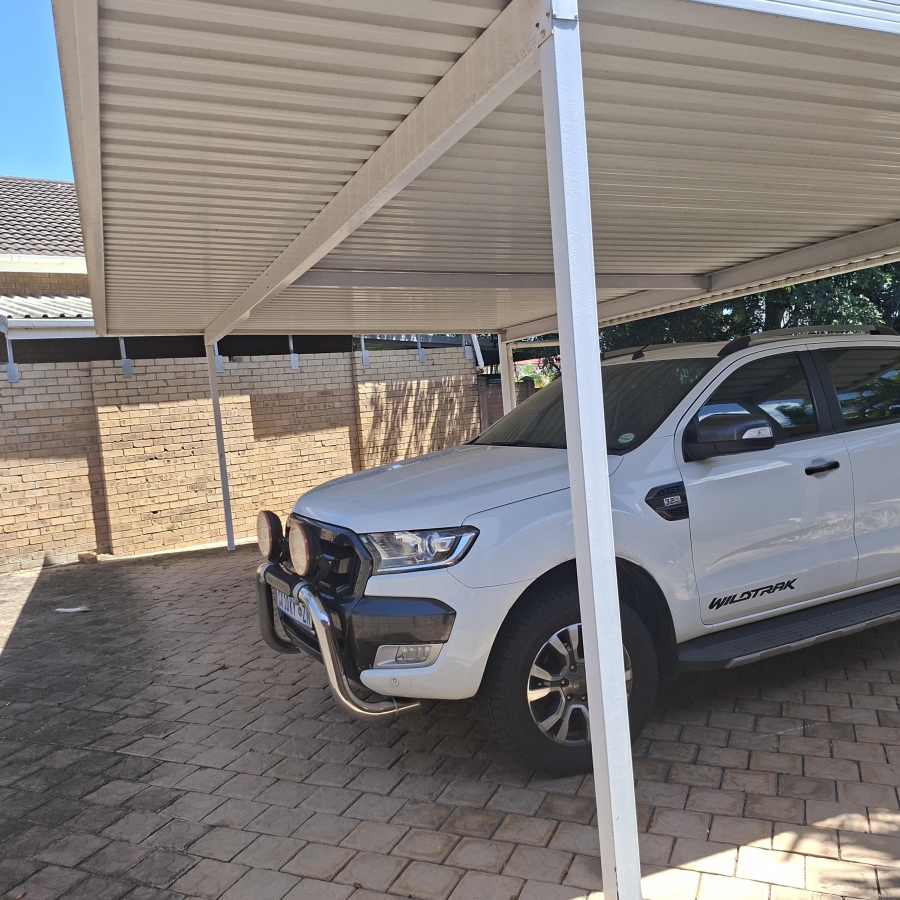 4 Bedroom Property for Sale in Meer En See KwaZulu-Natal