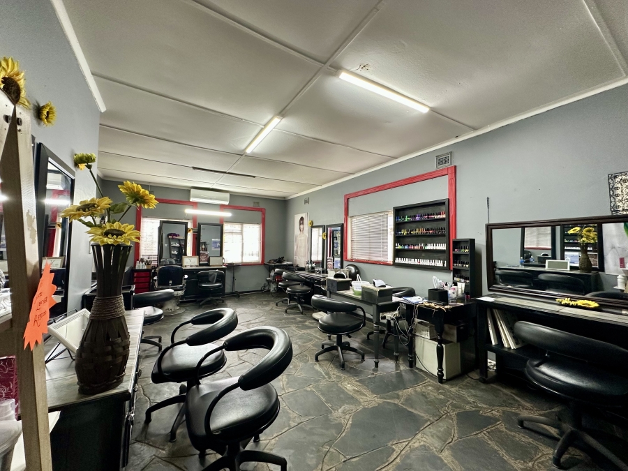 7 Bedroom Property for Sale in Meer En See KwaZulu-Natal