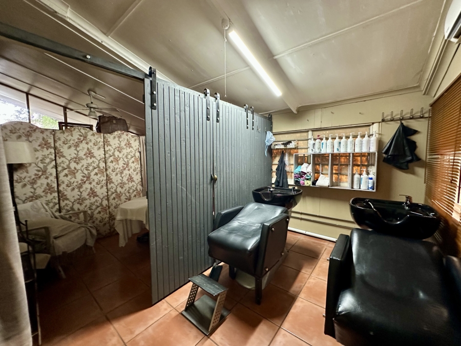 7 Bedroom Property for Sale in Meer En See KwaZulu-Natal